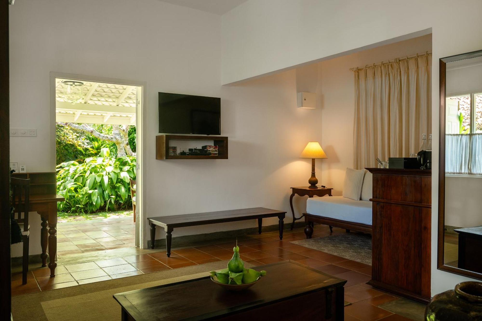Deluxe King Room – Complimentary Tea Service & Snacks Early Check & Late Check-out on availability